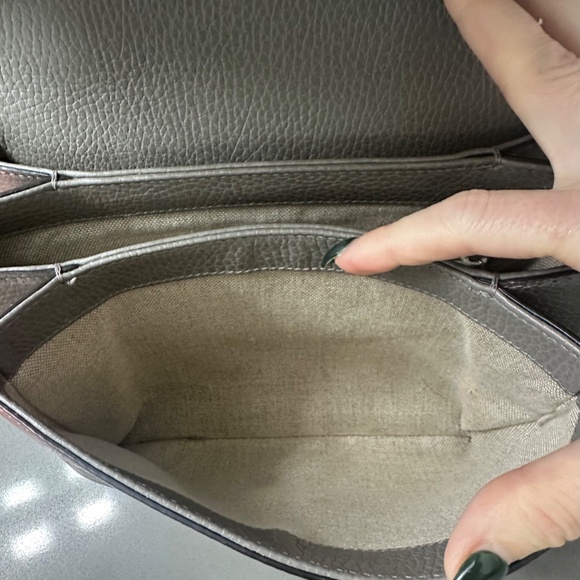 Interlocking Gucci Pebbled Leather Grey Crossbody Bag - Picture 15 of 17